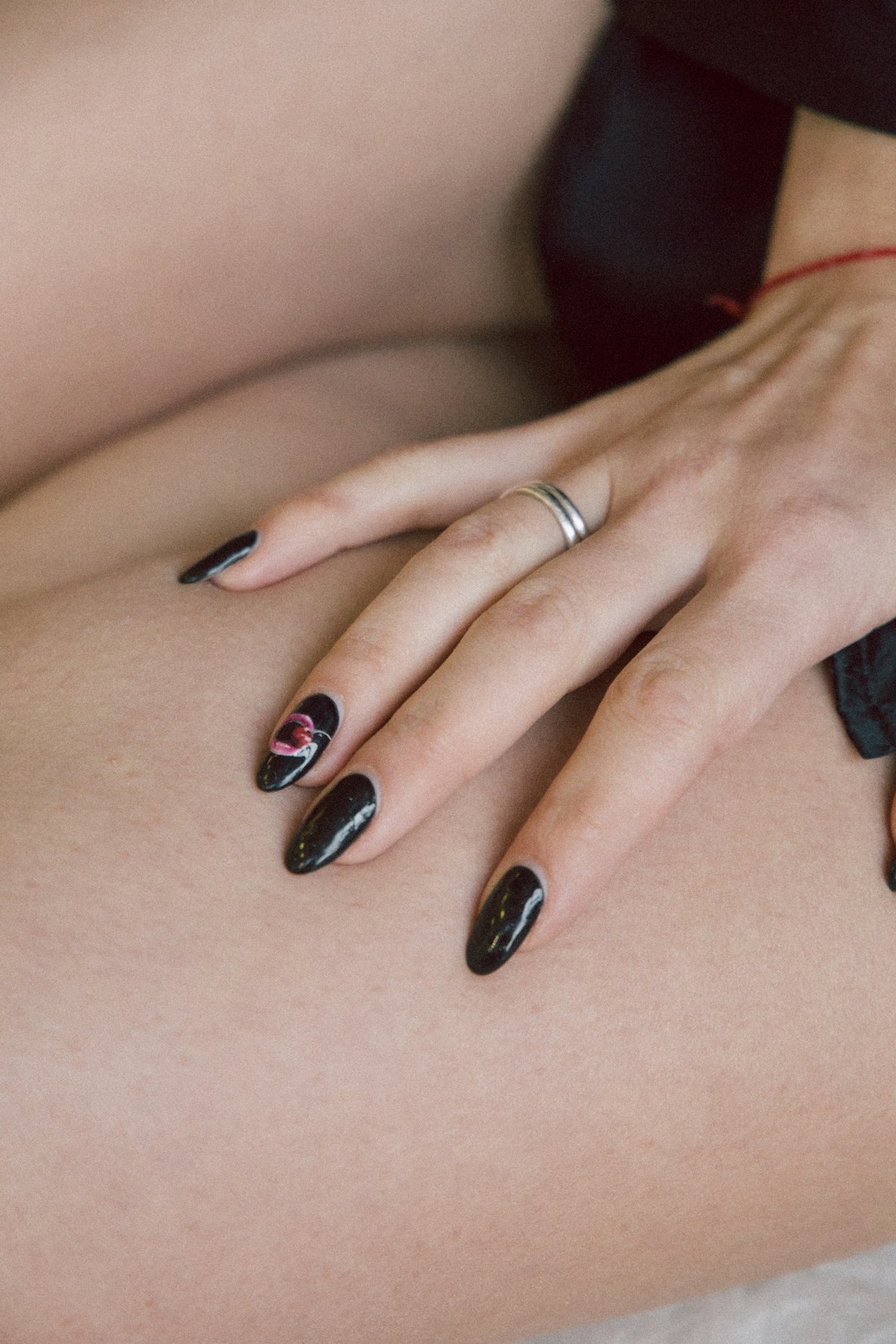 cracked glass black chrome Halloween nails 2026 edgy manicure