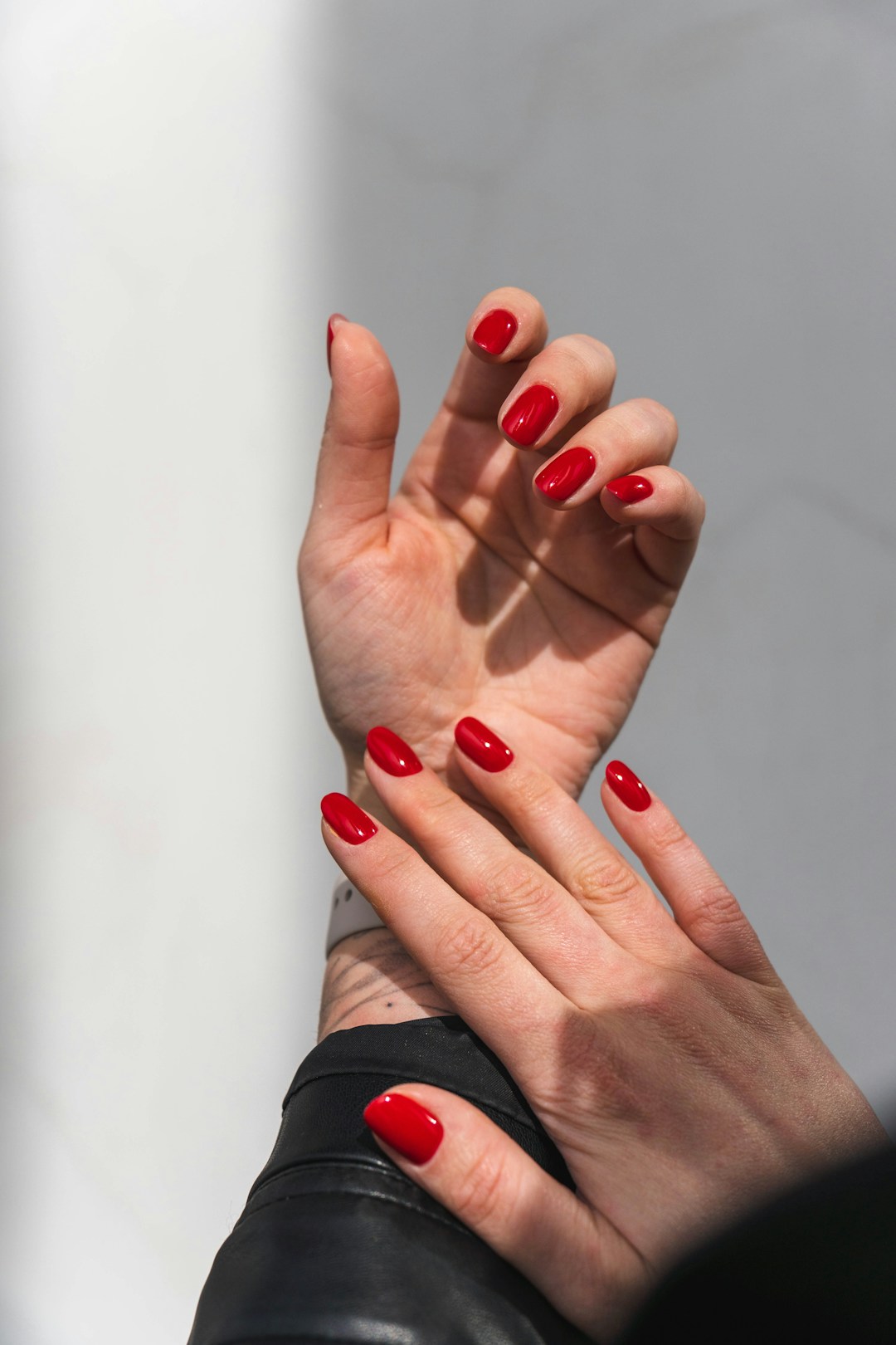 deep red vampire Halloween nails 2026 elegant spooky manicure